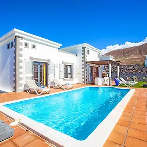https://villa-silvana.in-canary-islands.com
