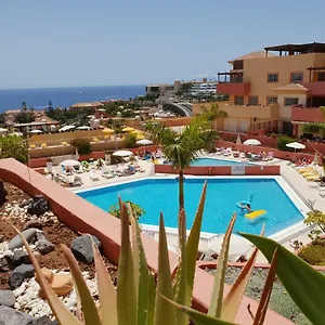 Terrazas Del Duque 2: Beachfront Oasis With Sea Views And Heated Pool Apartment